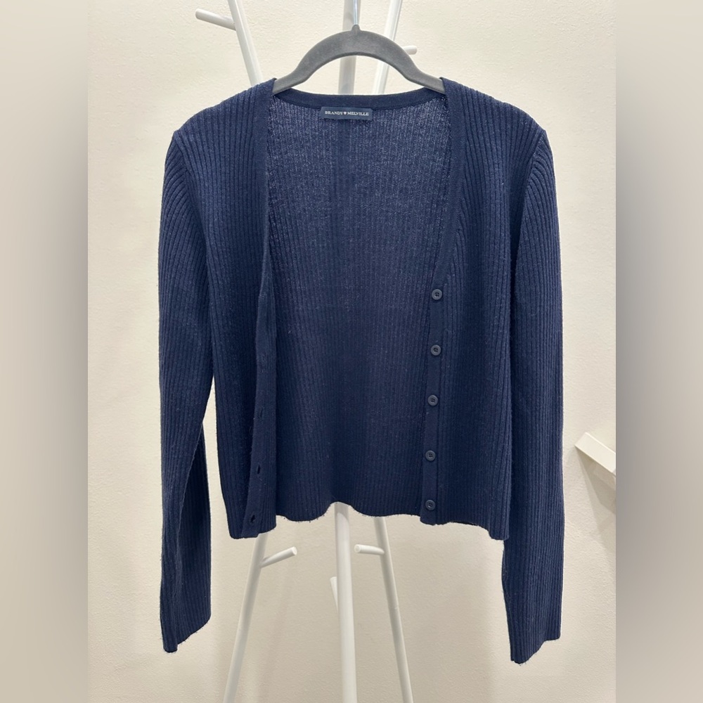 [Brandy Melville] Ribbed cropped navy cardigan